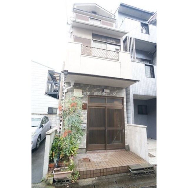 嵐山駅より徒歩3分 築33年3ヶ月 3階建の賃貸物件