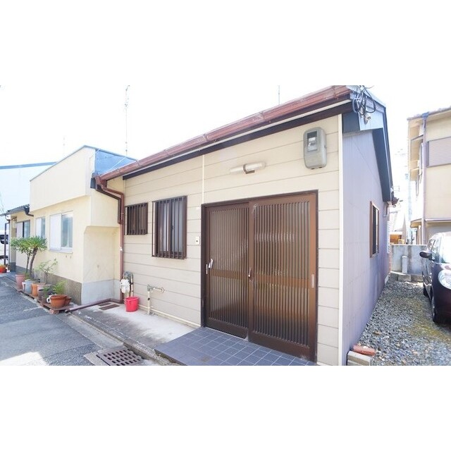 鳥羽街道駅より徒歩3分 築99年9ヶ月 1階建の賃貸物件