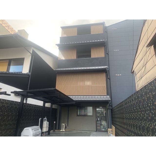 円町駅より徒歩3分 築6年9ヶ月 4階建の賃貸物件