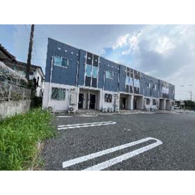  築8年 2階建の賃貸物件