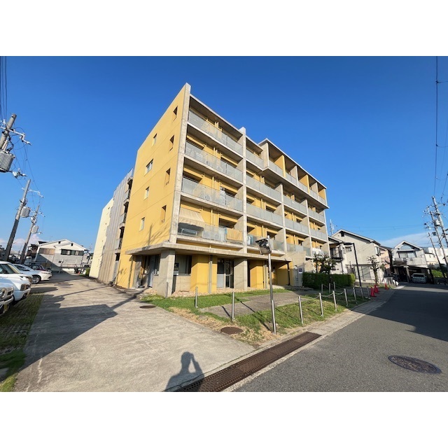 小倉駅より徒歩11分 築30年 6階建の賃貸物件