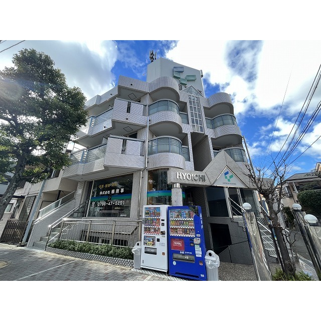 甲子園駅より徒歩17分 築35年8ヶ月 4階建の賃貸物件