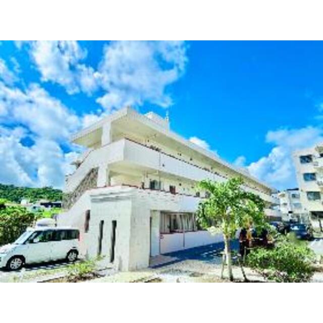  築8年2ヶ月 3階建の賃貸物件