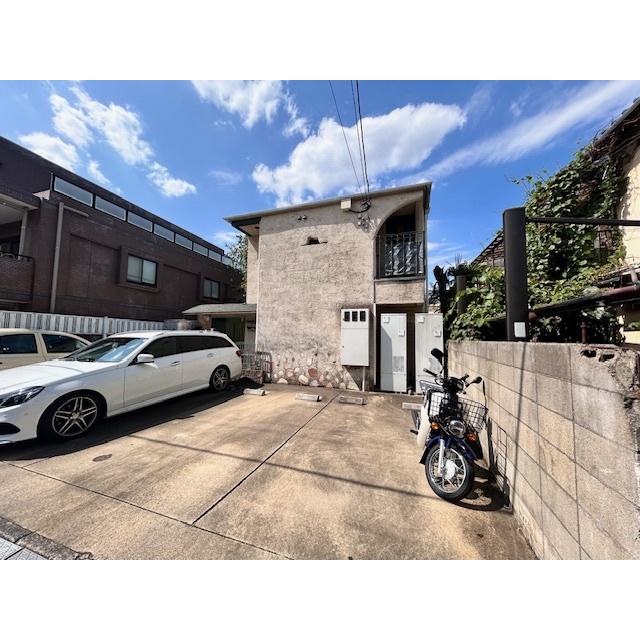 高井戸駅より徒歩11分 築15年8ヶ月 2階建の賃貸物件