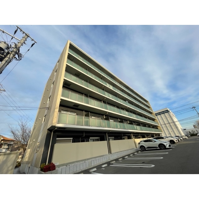 上牧駅より徒歩5分 築8年2ヶ月 6階建の賃貸物件