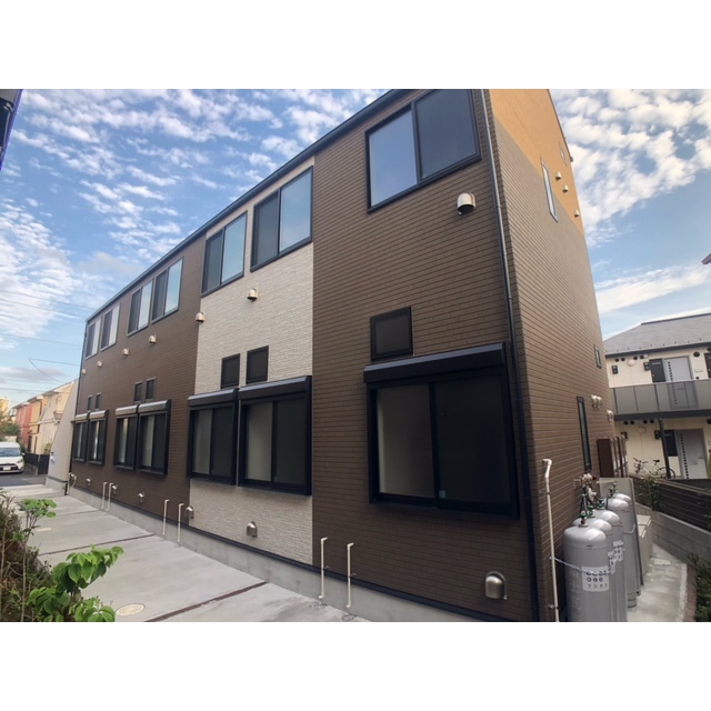 芦花公園駅より徒歩7分 築4年3ヶ月 2階建の賃貸物件