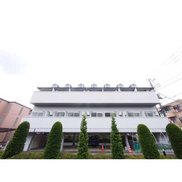 三鷹台駅よりバス7分 徒歩12分 築32年8ヶ月 3階建の賃貸物件