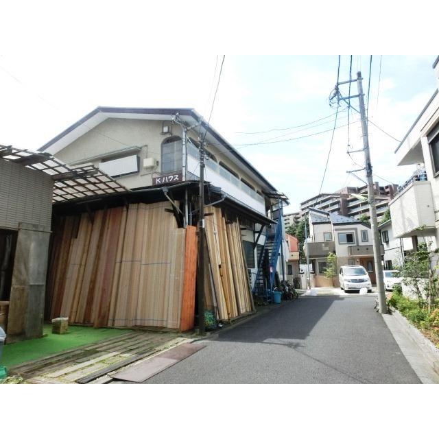 芦花公園駅よりバス6分 徒歩4分 築45年10ヶ月 2階建の賃貸物件