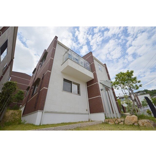 甲陽園駅より徒歩6分 築16年9ヶ月 2階建の賃貸物件