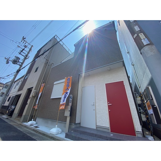 御崎公園駅より徒歩1分 築1年2ヶ月 2階建の賃貸物件