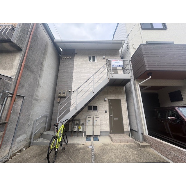 東野駅より徒歩3分 築13年1ヶ月 2階建の賃貸物件