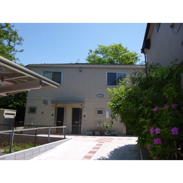 仙川駅より徒歩23分 築12年8ヶ月 2階建の賃貸物件