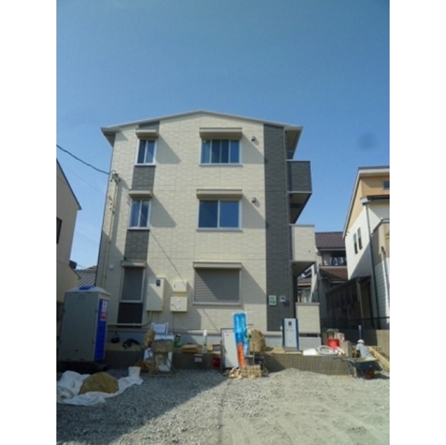 桜山駅より徒歩14分 築7年6ヶ月 3階建の賃貸物件