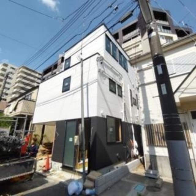 芦花公園駅より徒歩7分 新築 3階建の賃貸物件