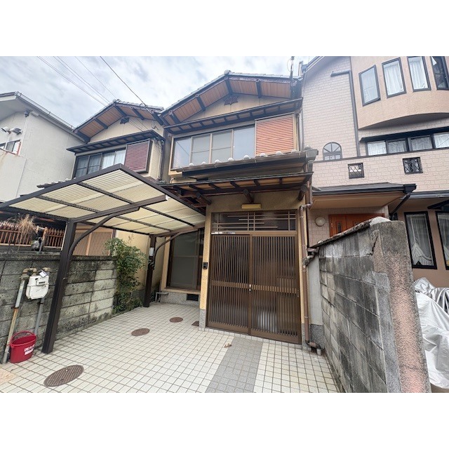 椥辻駅より徒歩19分 築44年10ヶ月 2階建の賃貸物件