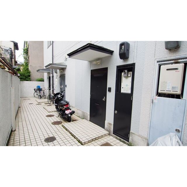 太秦天神川駅より徒歩20分 築60年10ヶ月 3階建の賃貸物件