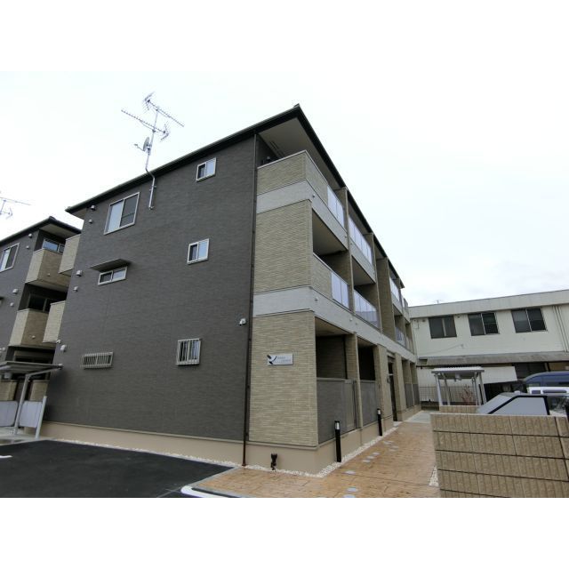 中書島駅より徒歩32分 築7年8ヶ月 3階建の賃貸物件