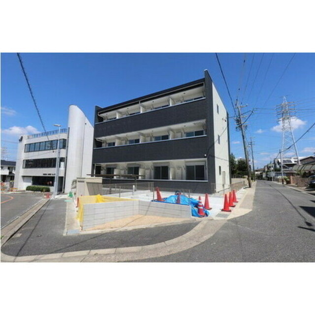 一社駅より徒歩10分 築5年3ヶ月 3階建の賃貸物件