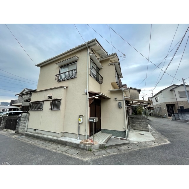 六地蔵駅より徒歩5分 築47年10ヶ月 2階建の賃貸物件