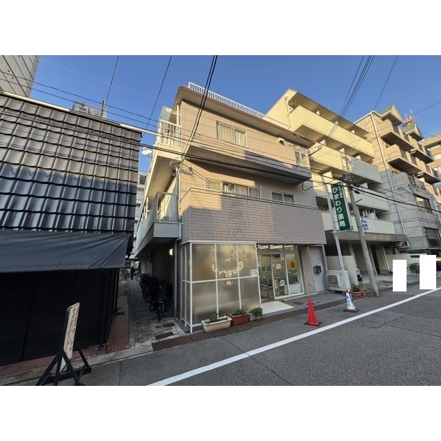 西宮駅より徒歩4分 築34年11ヶ月 4階建の賃貸物件