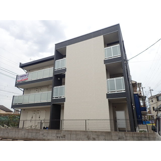 茨木駅より徒歩8分 築6年5ヶ月 3階建の賃貸物件