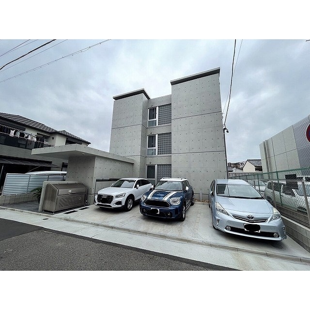 荒畑駅より徒歩16分 築4年8ヶ月 3階建の賃貸物件