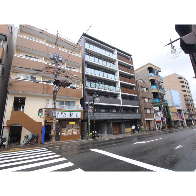 二条駅より徒歩15分 築6年8ヶ月 7階建の賃貸物件