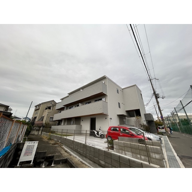 摂津富田駅より徒歩23分 新築 3階建の賃貸物件