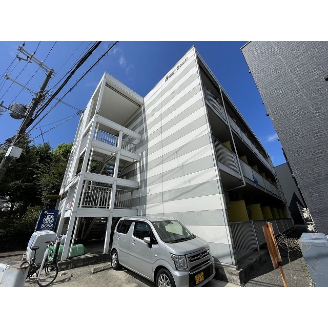 大物駅より徒歩3分 築23年3ヶ月 3階建の賃貸物件