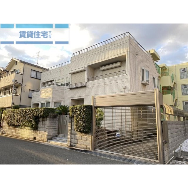 武庫之荘駅より徒歩16分 築39年3ヶ月 3階建の賃貸物件