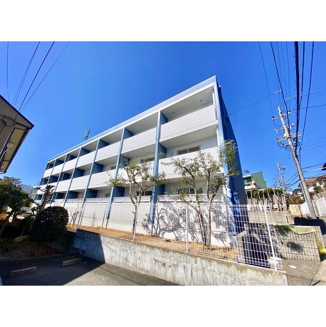 総合リハビリセンター駅より徒歩12分 築15年8ヶ月 3階建の賃貸物件