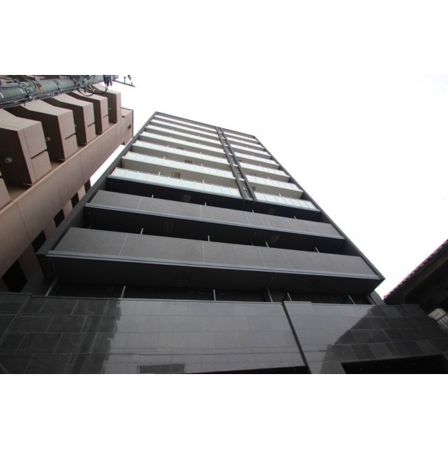 福島駅より徒歩11分 築8年10ヶ月 11階建の賃貸物件