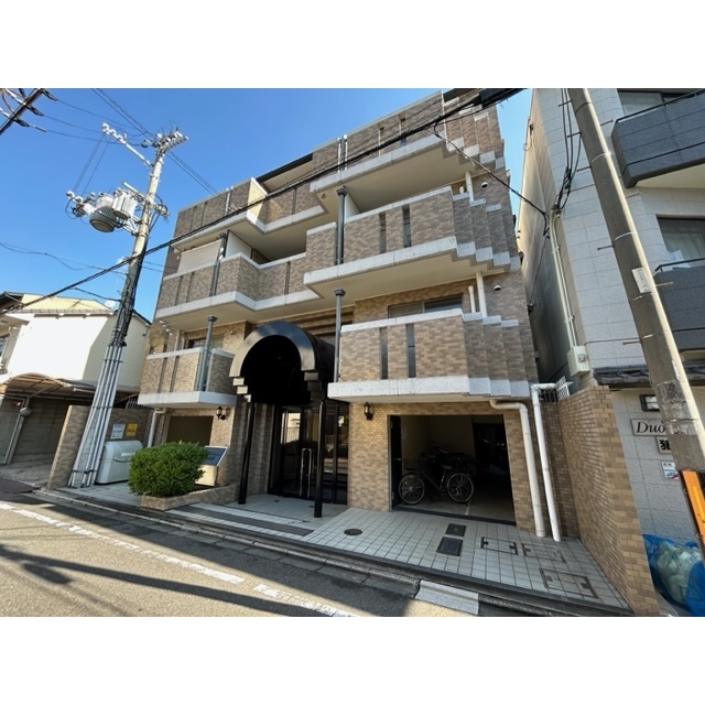 二条城前駅より徒歩6分 築34年3ヶ月 4階建の賃貸物件