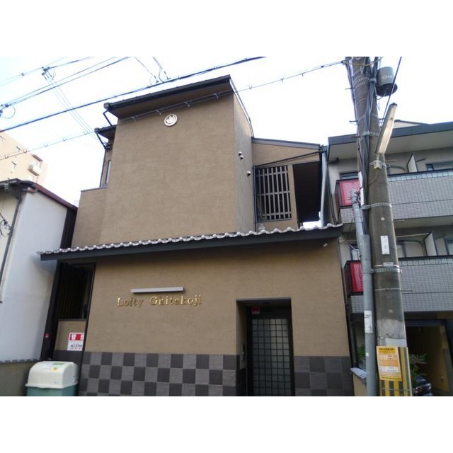 今出川駅より徒歩12分 築16年3ヶ月 2階建の賃貸物件