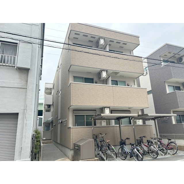 住ノ江駅より徒歩10分 築10年8ヶ月 3階建の賃貸物件