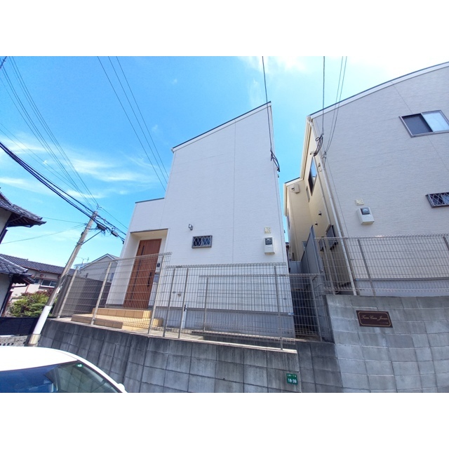 茶山駅より徒歩8分 築5年6ヶ月 2階建の賃貸物件