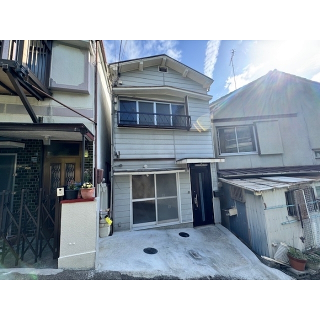 丸山駅より徒歩16分 築50年2ヶ月 2階建の賃貸物件