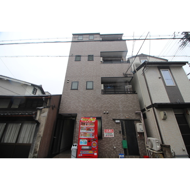 五条駅より徒歩5分 築24年10ヶ月 4階建の賃貸物件