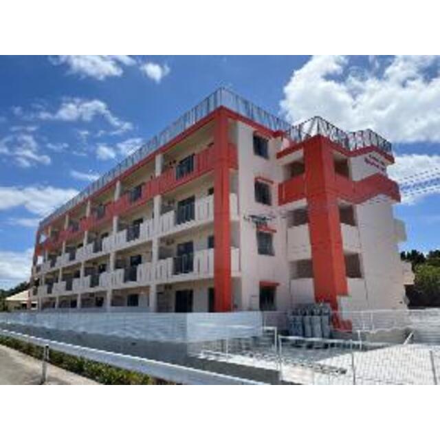  築1年8ヶ月 4階建の賃貸物件