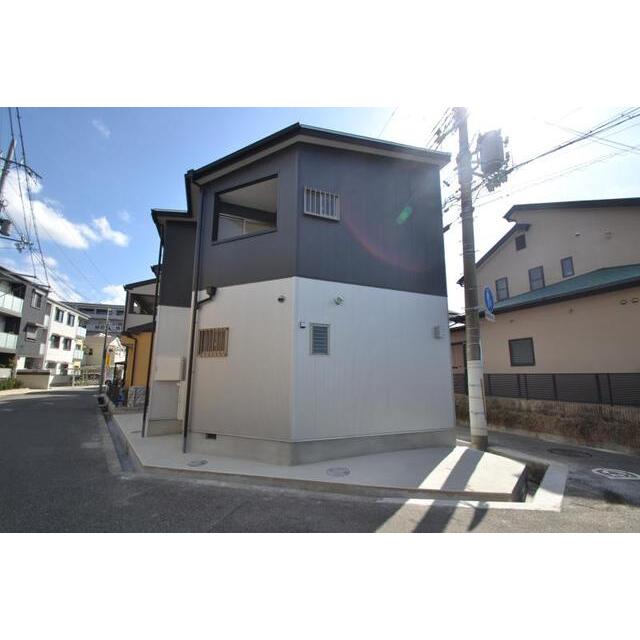 尼崎センタープール前駅より徒歩4分 築61年2ヶ月 2階建の賃貸物件