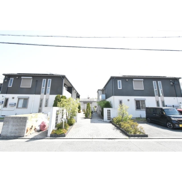 鳳駅より徒歩20分 築15年4ヶ月 2階建の賃貸物件