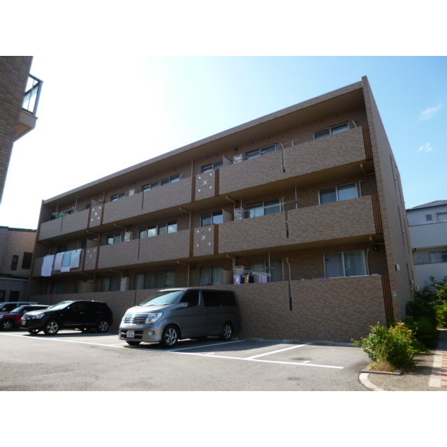 西宮北口駅より徒歩15分 築20年11ヶ月 3階建の賃貸物件