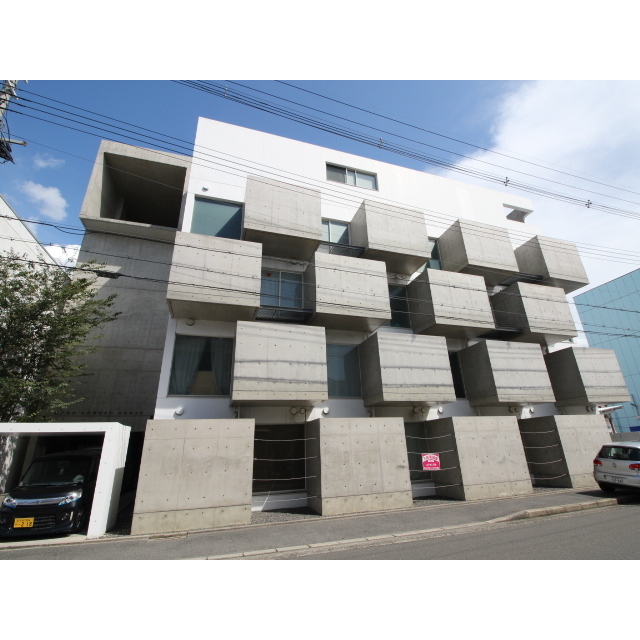 西院駅よりバス5分 徒歩3分 築18年11ヶ月 5階建の賃貸物件