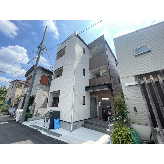 鳴尾・武庫川女子大前駅より徒歩8分 築1年10ヶ月 3階建の賃貸物件