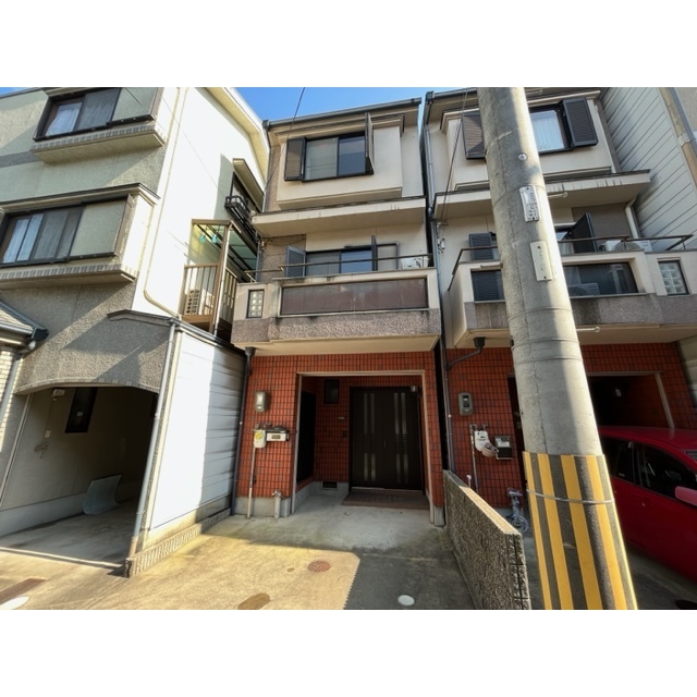 向日町駅より徒歩21分 築28年5ヶ月 3階建の賃貸物件