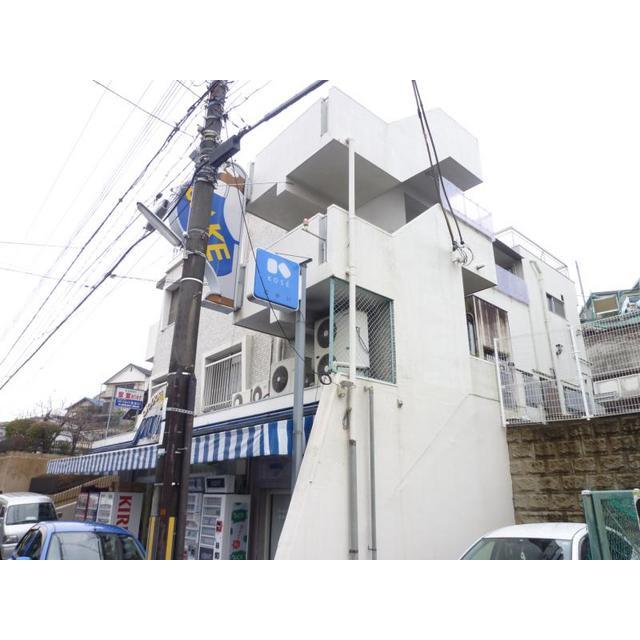 六地蔵駅より徒歩10分 築45年1ヶ月 3階建の賃貸物件