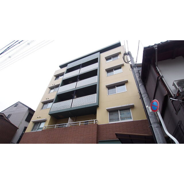 五条駅より徒歩1分 築24年8ヶ月 6階建の賃貸物件