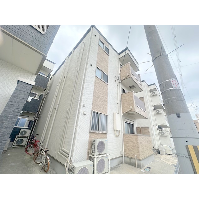 北加賀屋駅より徒歩10分 築10年1ヶ月 3階建の賃貸物件