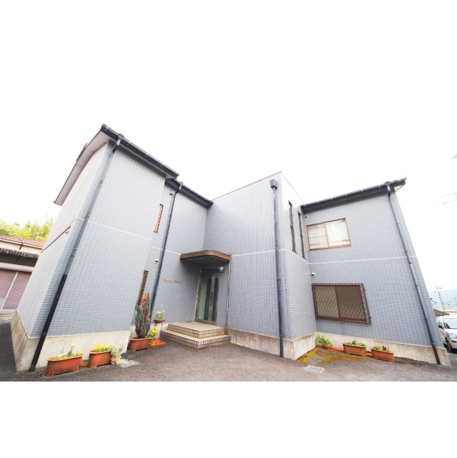 学園前駅よりバス9分 徒歩3分 築32年11ヶ月 2階建の賃貸物件