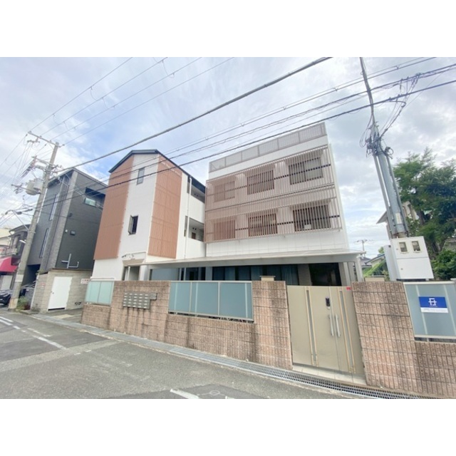 江坂駅より徒歩17分 築29年6ヶ月 3階建の賃貸物件